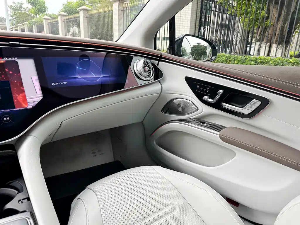 Mercedes-Benz EQS AMG 2024 — фото 20