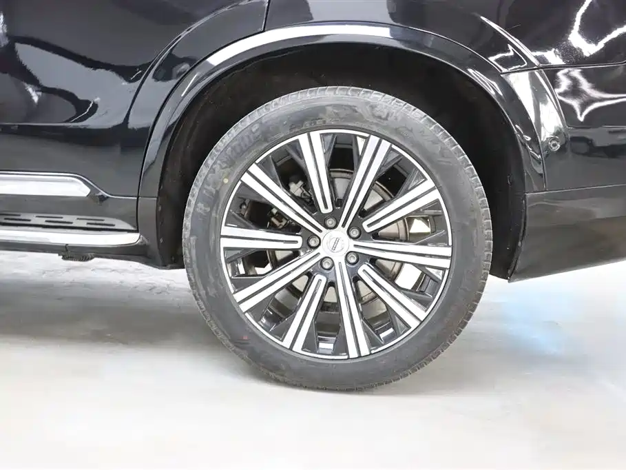 Volvo XC90 2020 — фото 31