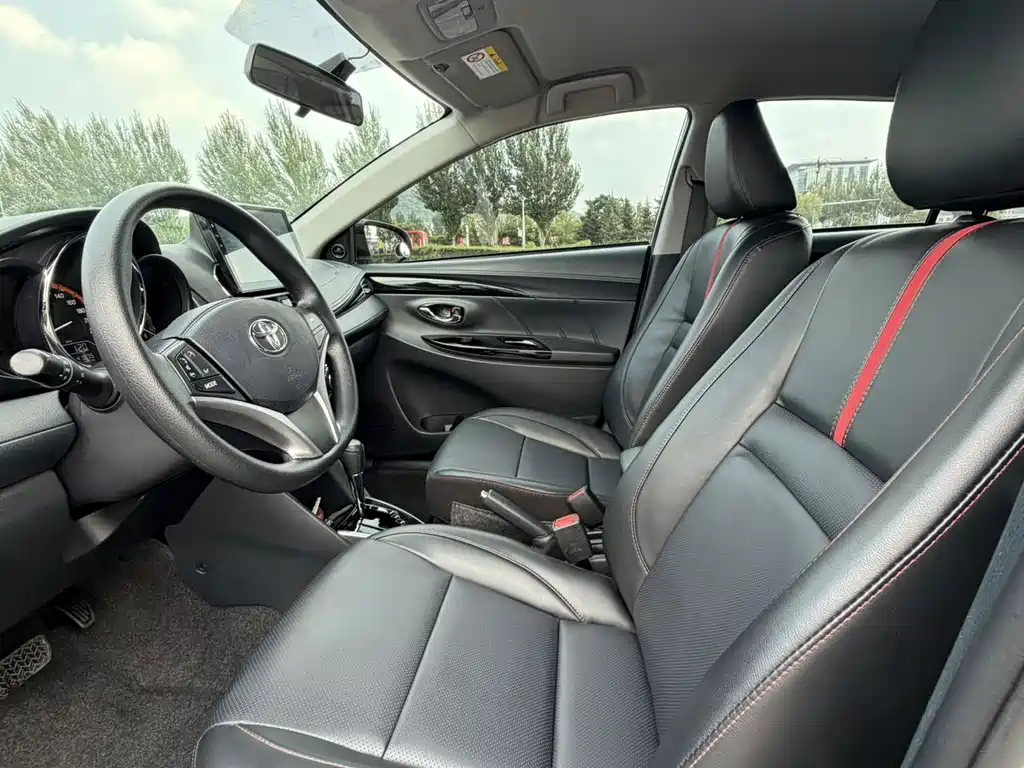 Toyota Yaris L 2022
