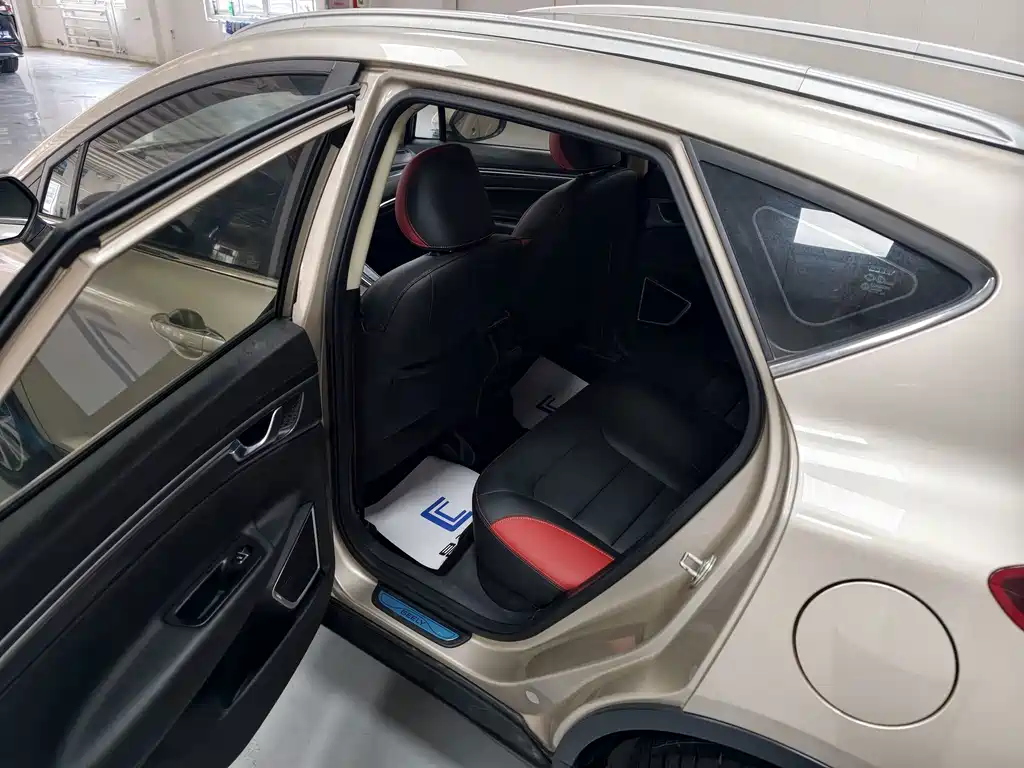 Geely Emgrand GS 2020 — фото 16
