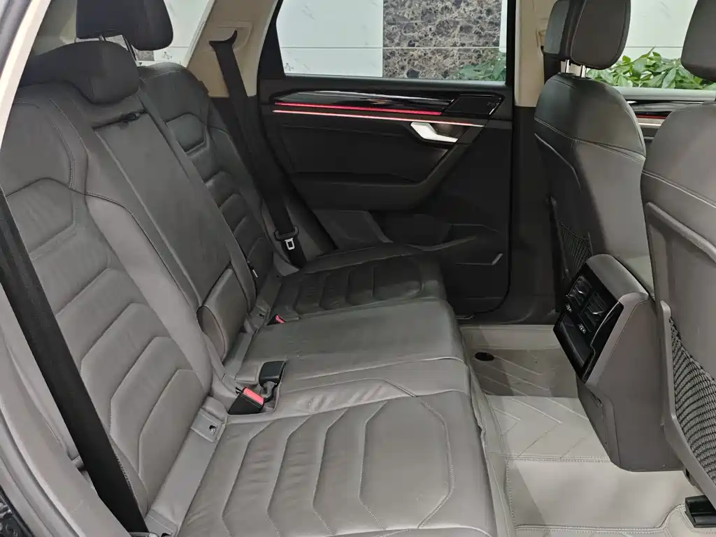 Volkswagen Touareg 2019 — фото 13