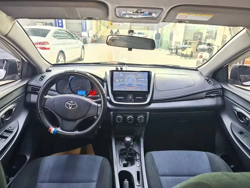 Toyota Yaris L 2019 — фото 5