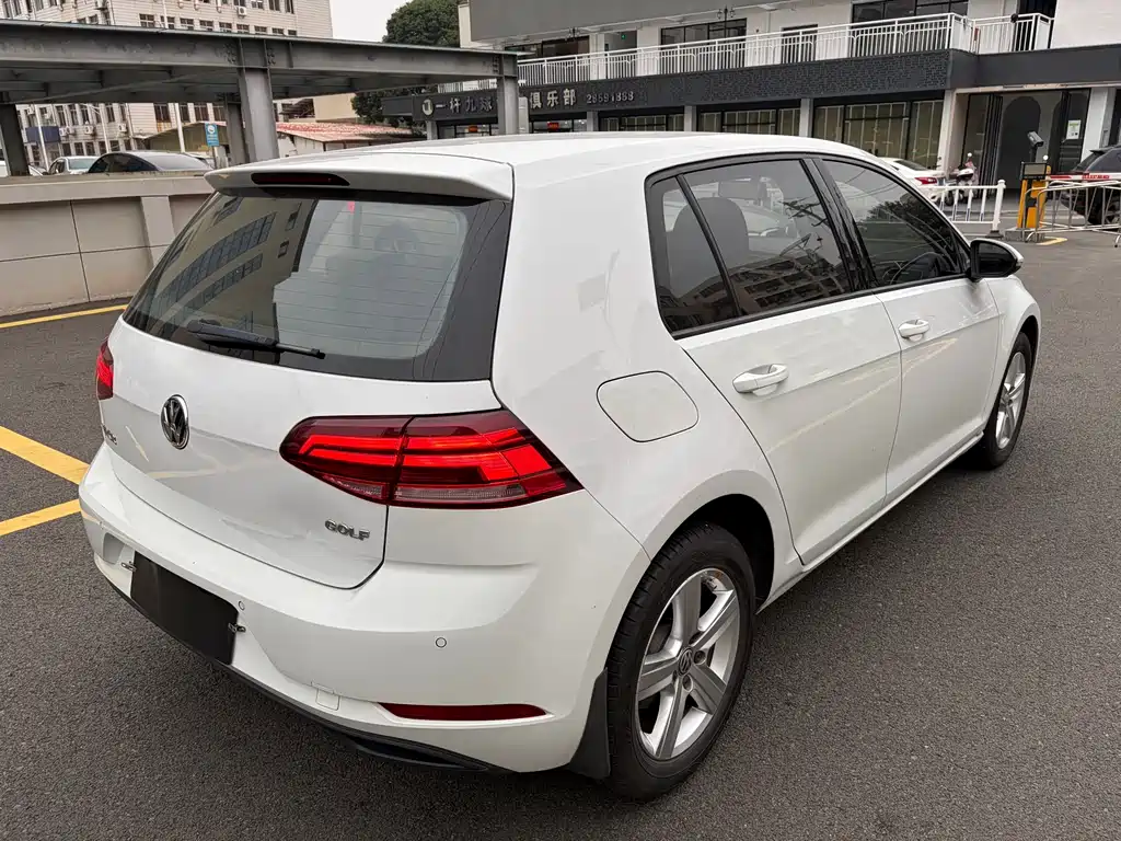 Volkswagen Golf 2018 — фото 9
