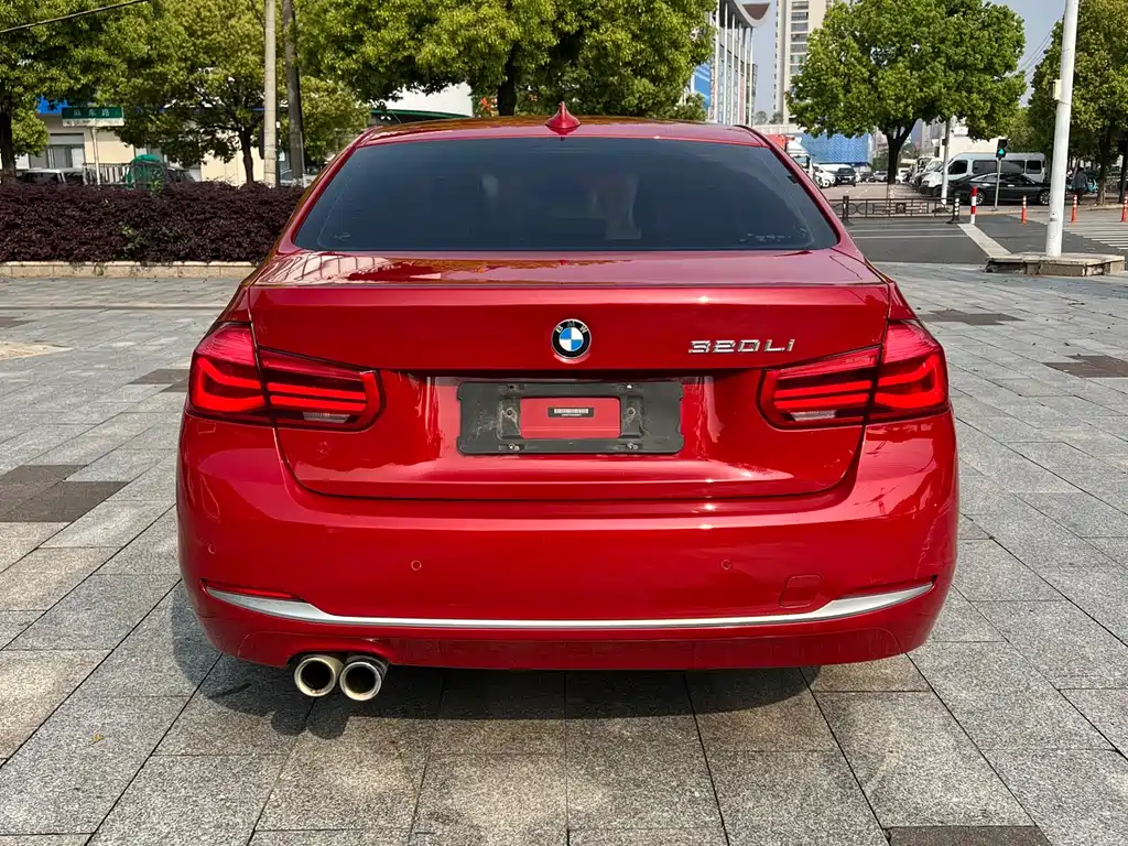 BMW 3 Series 2019 — фото 14