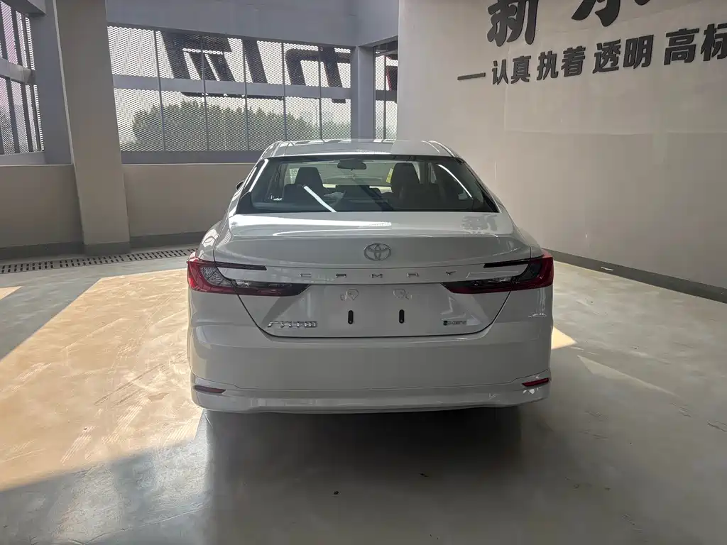 Toyota Camry 2026 — фото 12