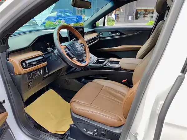 Lincoln Nautilus 2021