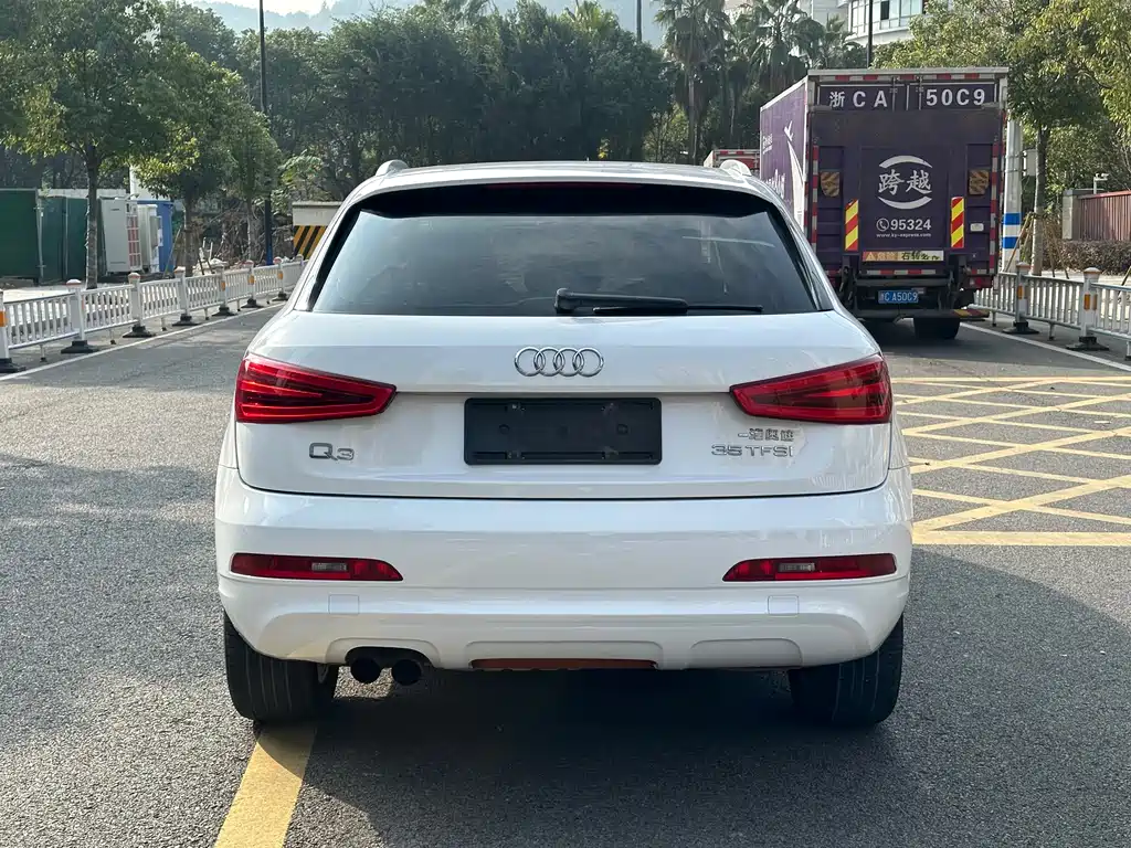 Audi Q3 2015