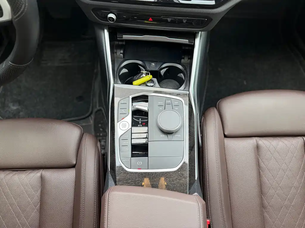 BMW 3 Series 2023 — фото 15
