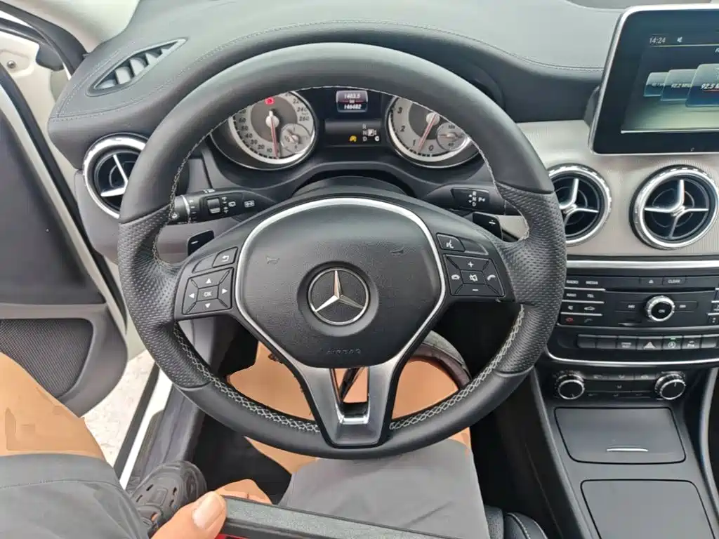 Mercedes-Benz GLA 2016 — фото 11