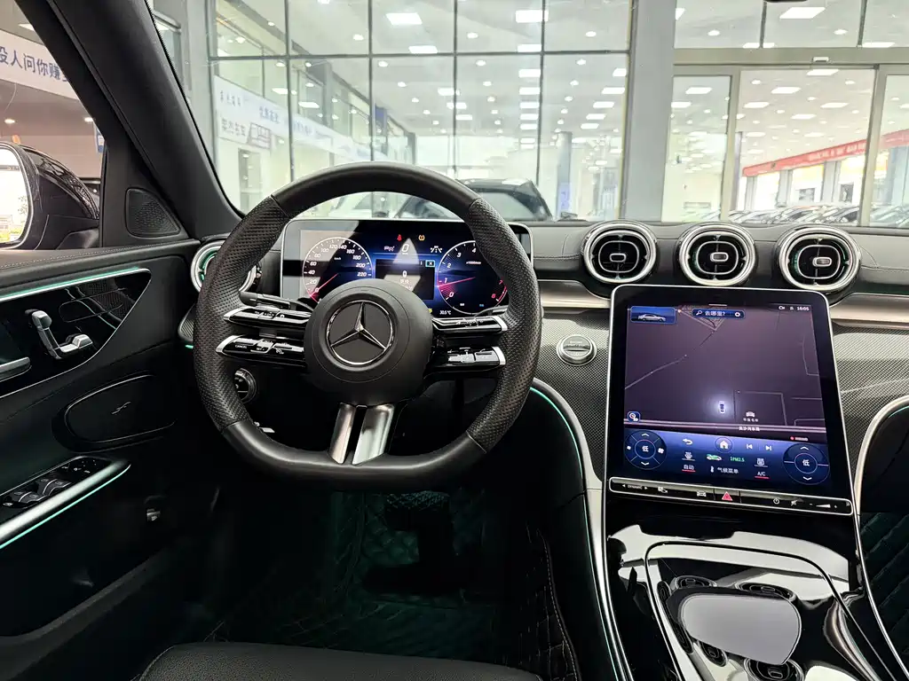 Mercedes-Benz C-Class 2023 — фото 12