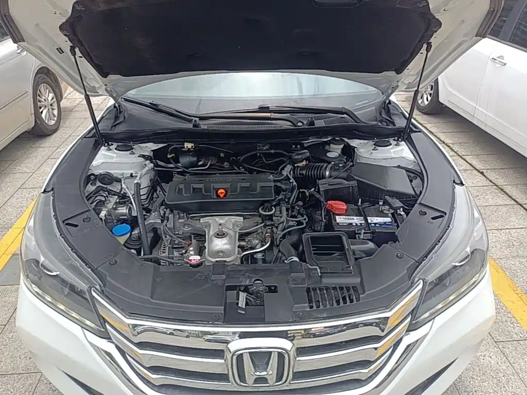 Honda Accord 2015 — фото 20