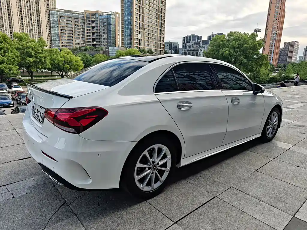 Mercedes-Benz A-Class 2019 — фото 6