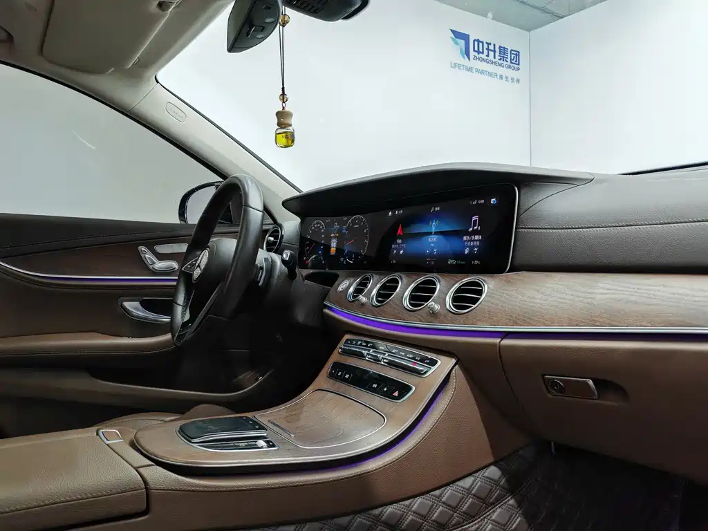Mercedes-Benz E-Class 2023 — фото 15