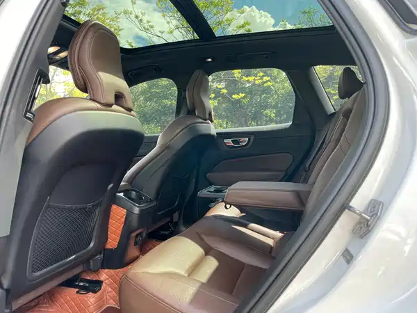 Volvo XC60 2022