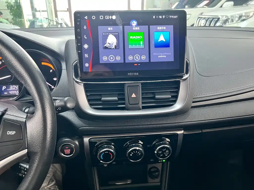 Toyota Yaris L 2023 — фото 15