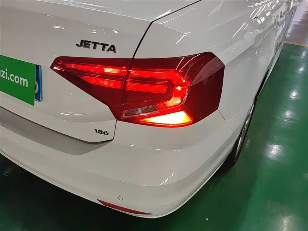 Volkswagen Jetta 2019 — фото 8