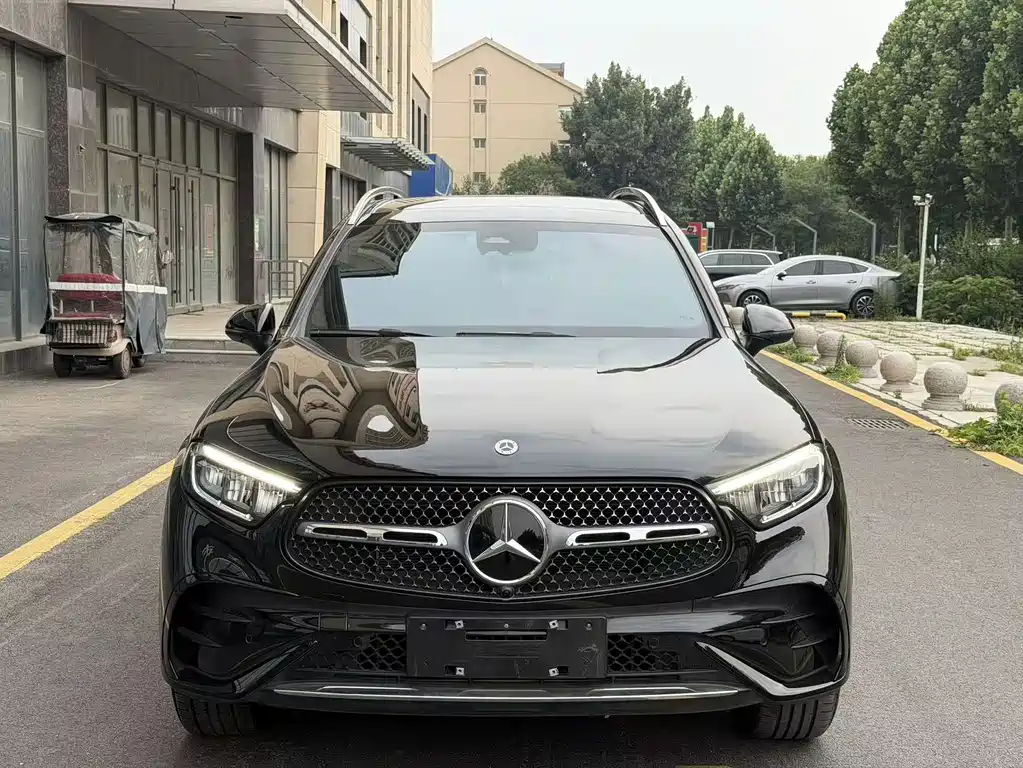 Mercedes-Benz GLC 2023