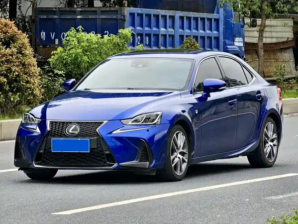 Lexus IS 2018