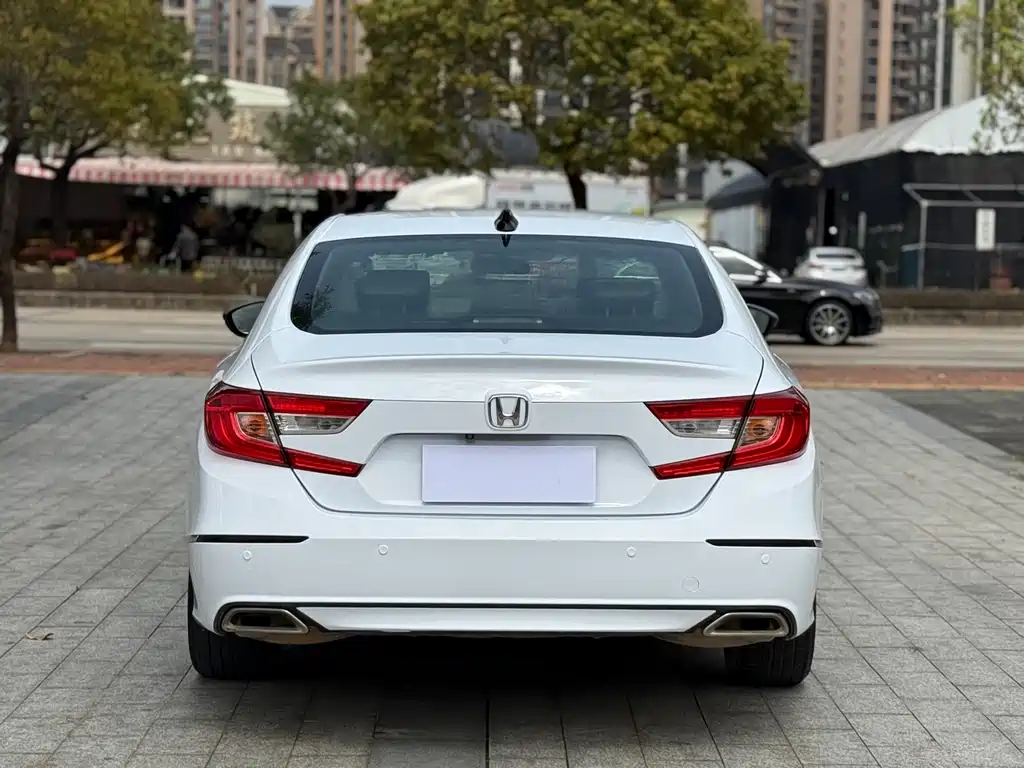 Honda Accord 2019 — фото 10