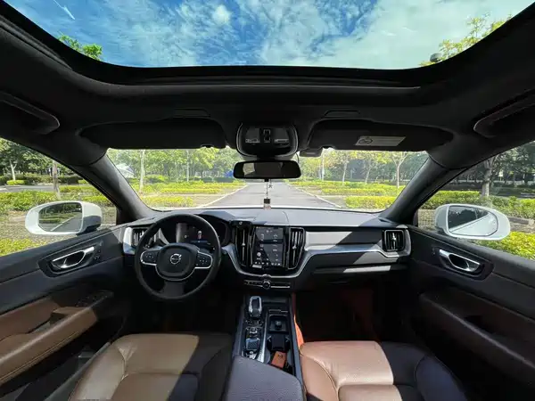 Volvo XC60 2022
