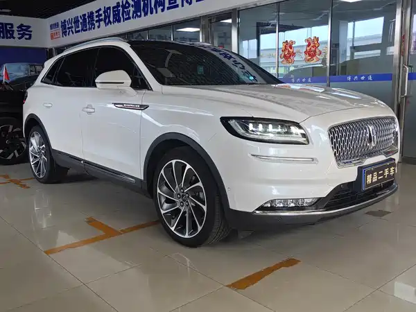 Lincoln Nautilus 2021