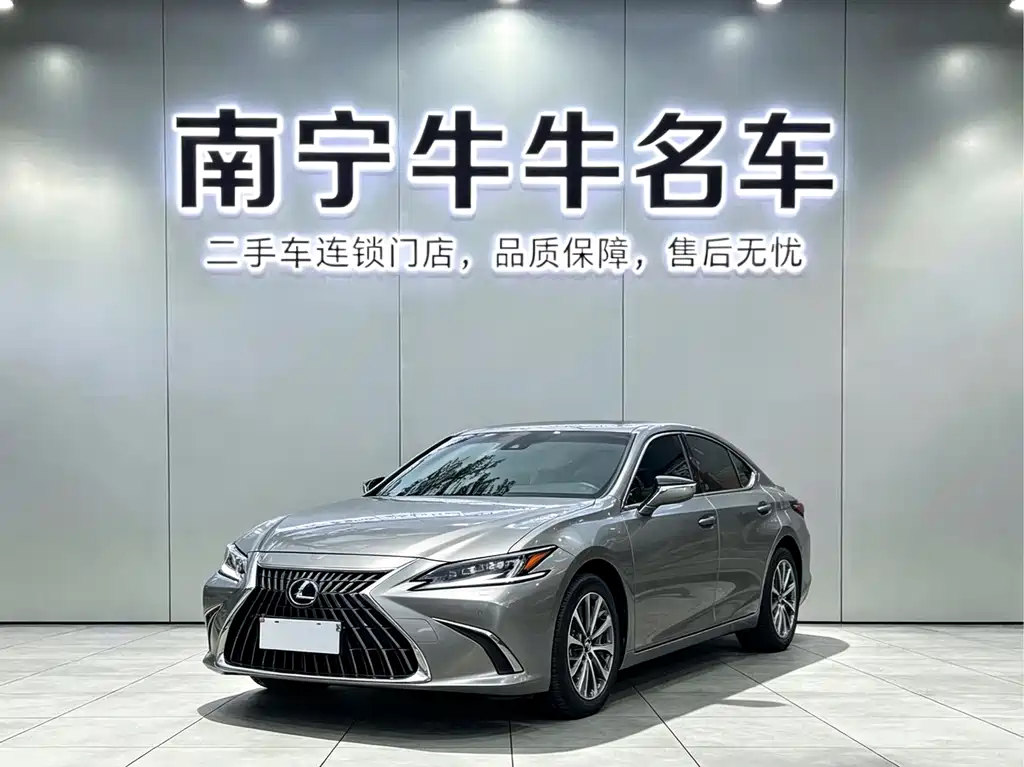 Lexus ES 2023 — фото 1