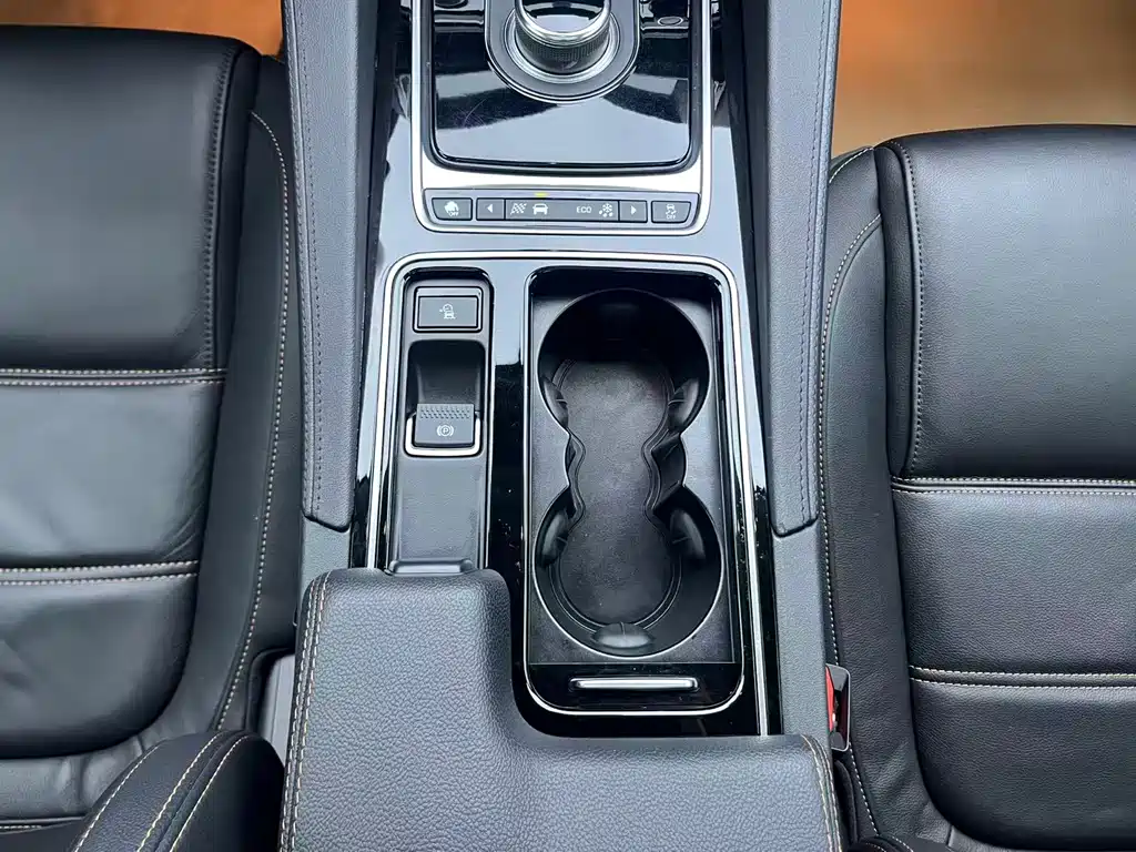 Jaguar F-PACE 2019 — фото 14