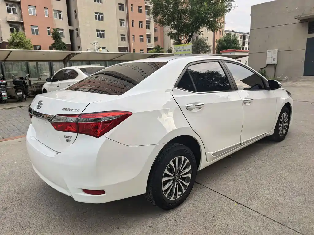 Toyota Corolla 2018 — фото 6