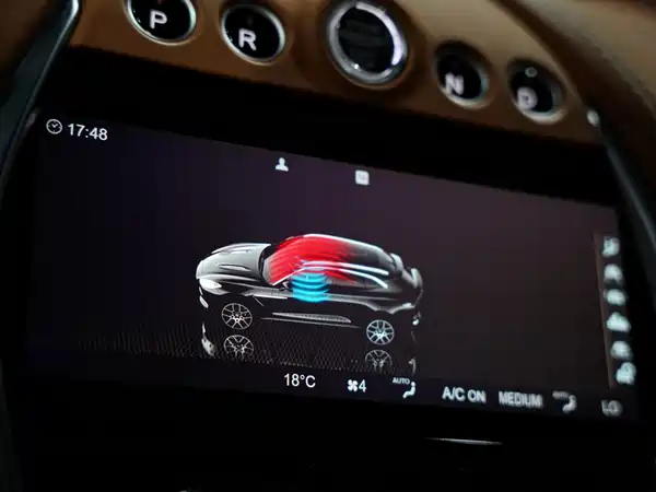 Aston Martin DBX 2023