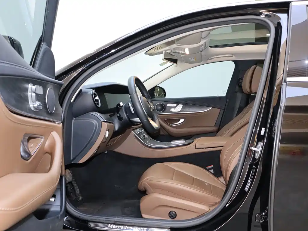 Mercedes-Benz E-Class 2020 — фото 16