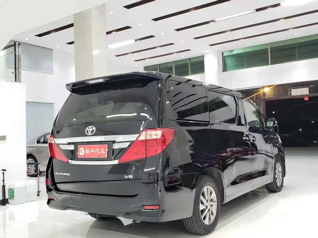 Toyota Alphard 2014 — фото 10