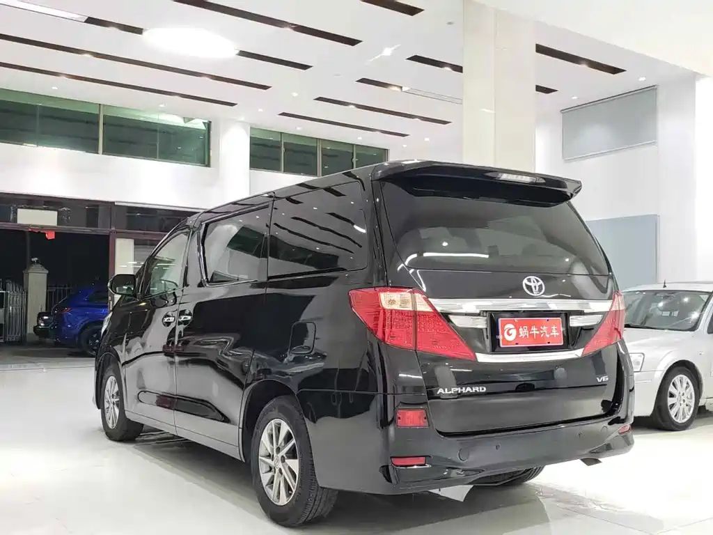 Toyota Alphard 2014 — фото 12