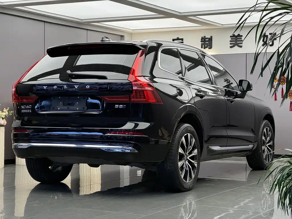Volvo XC60 2025 — фото 7