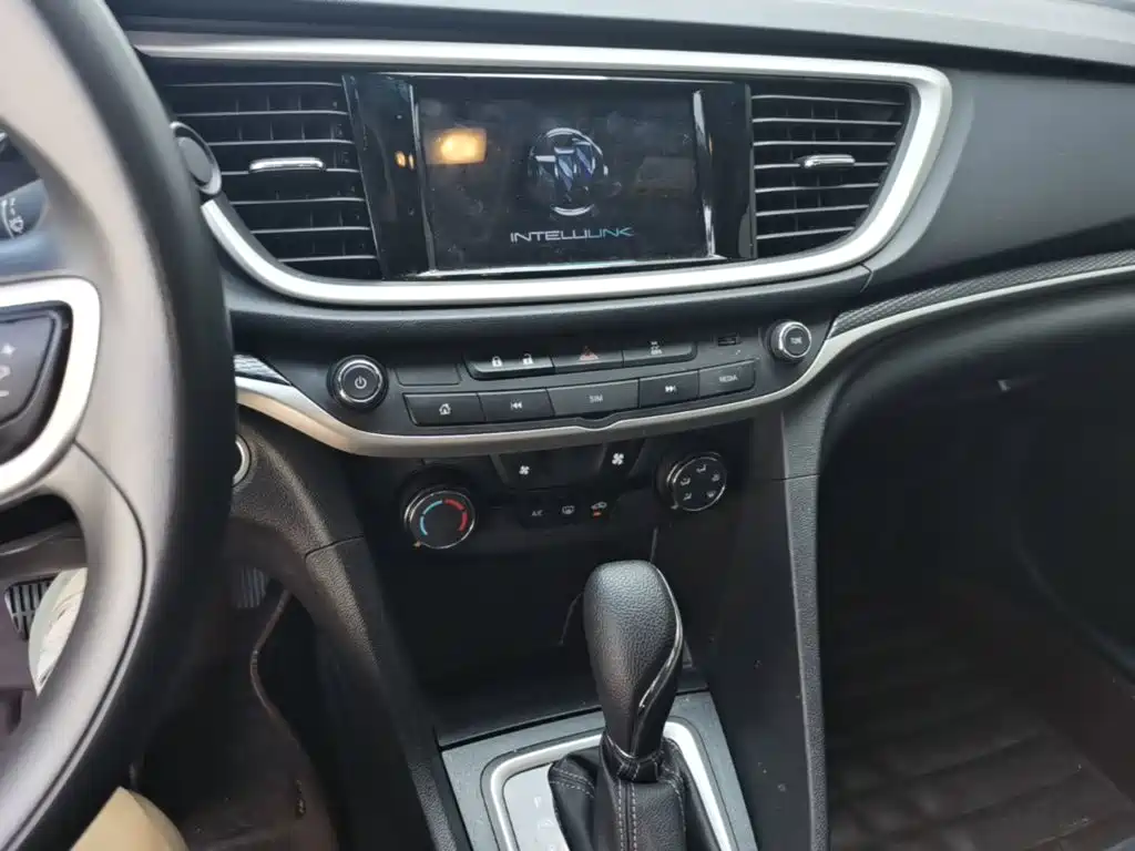 Buick Excelle 2022 — фото 13