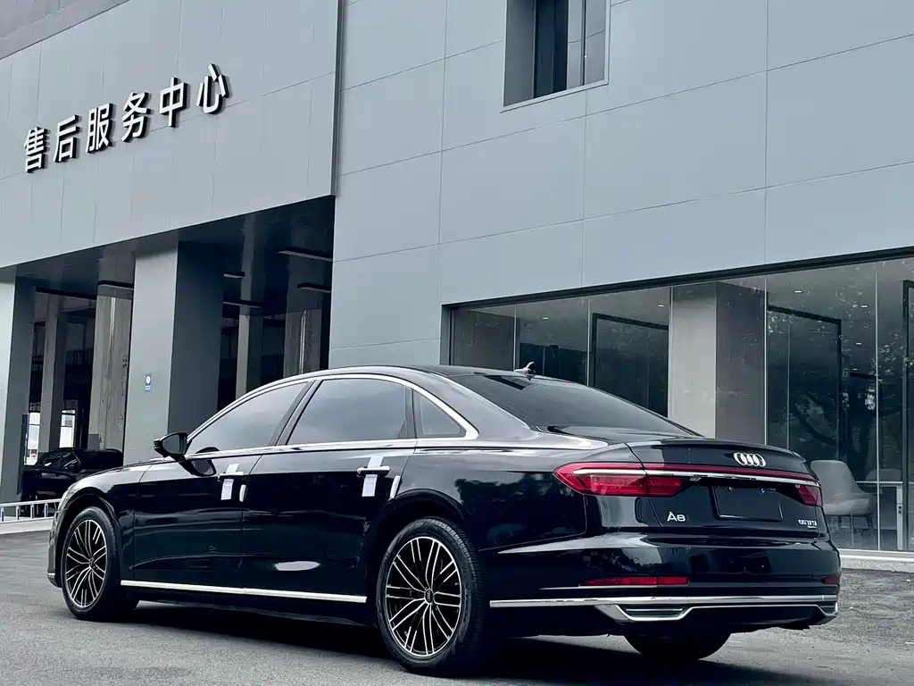 Audi A8 2020 — фото 13
