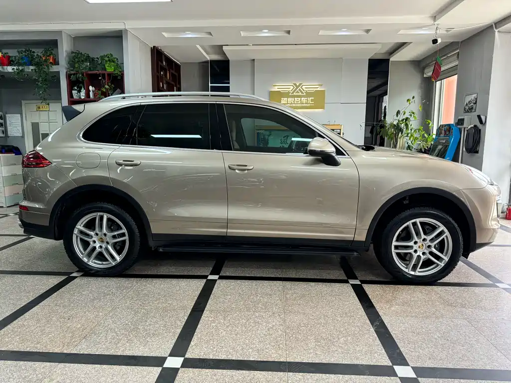 Porsche Cayenne 2015 — фото 4