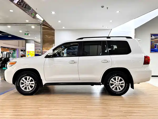 Toyota Land Cruiser 2012