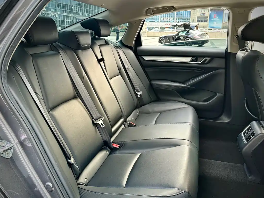 Honda Accord 2020 — фото 13