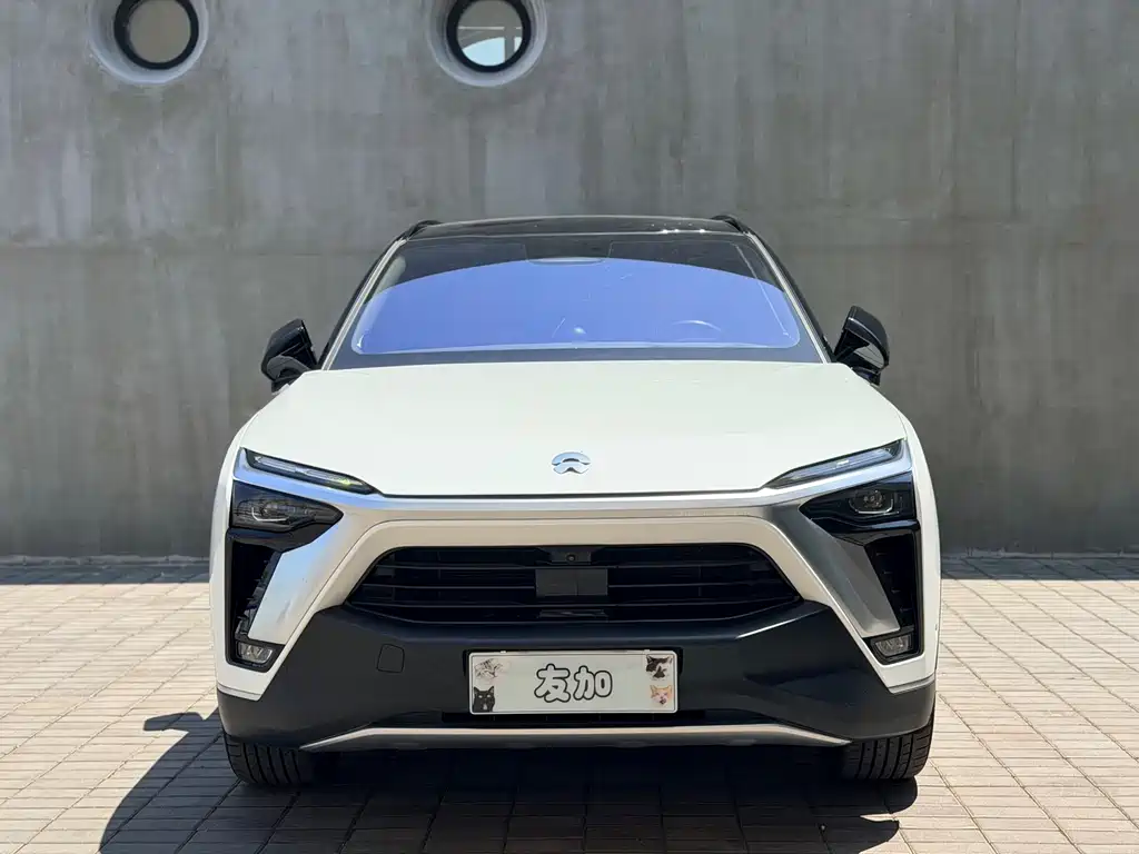 NIO ES8 2021