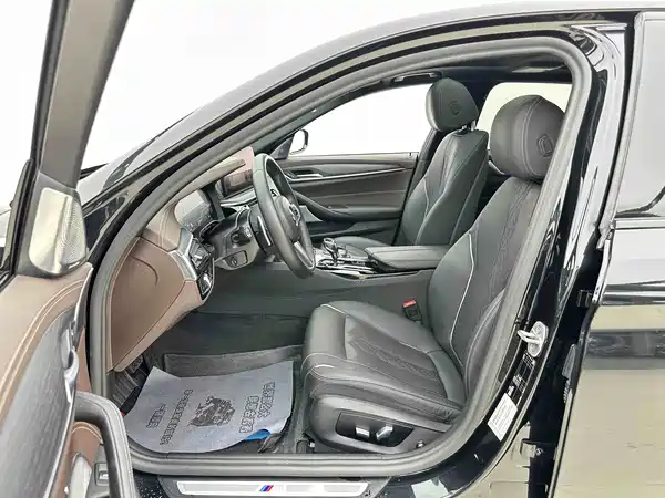 BMW 5 Series 2021