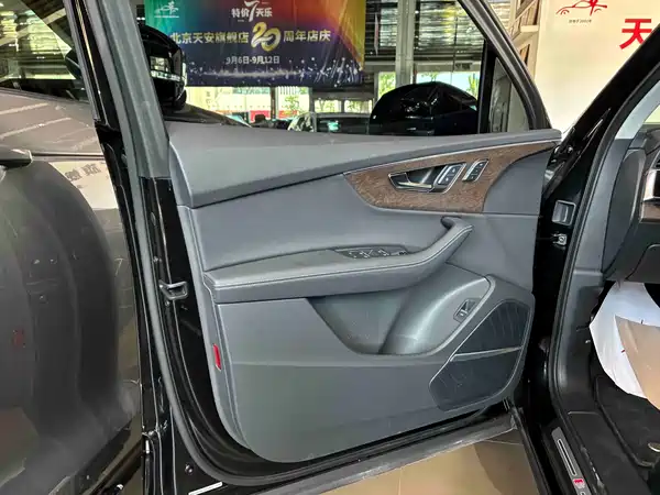 Audi Q7 2025
