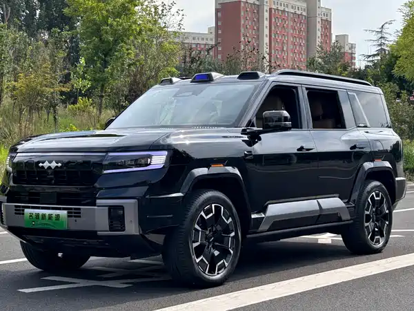 Fangchengbao Leopard 8 2025