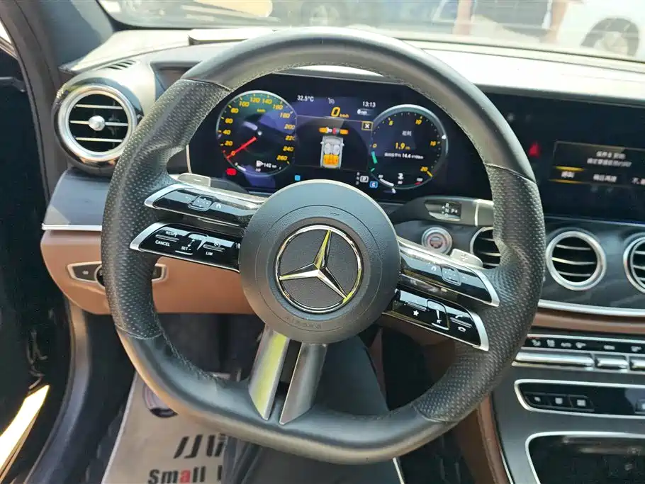 Mercedes-Benz E-Class 2022 — фото 14