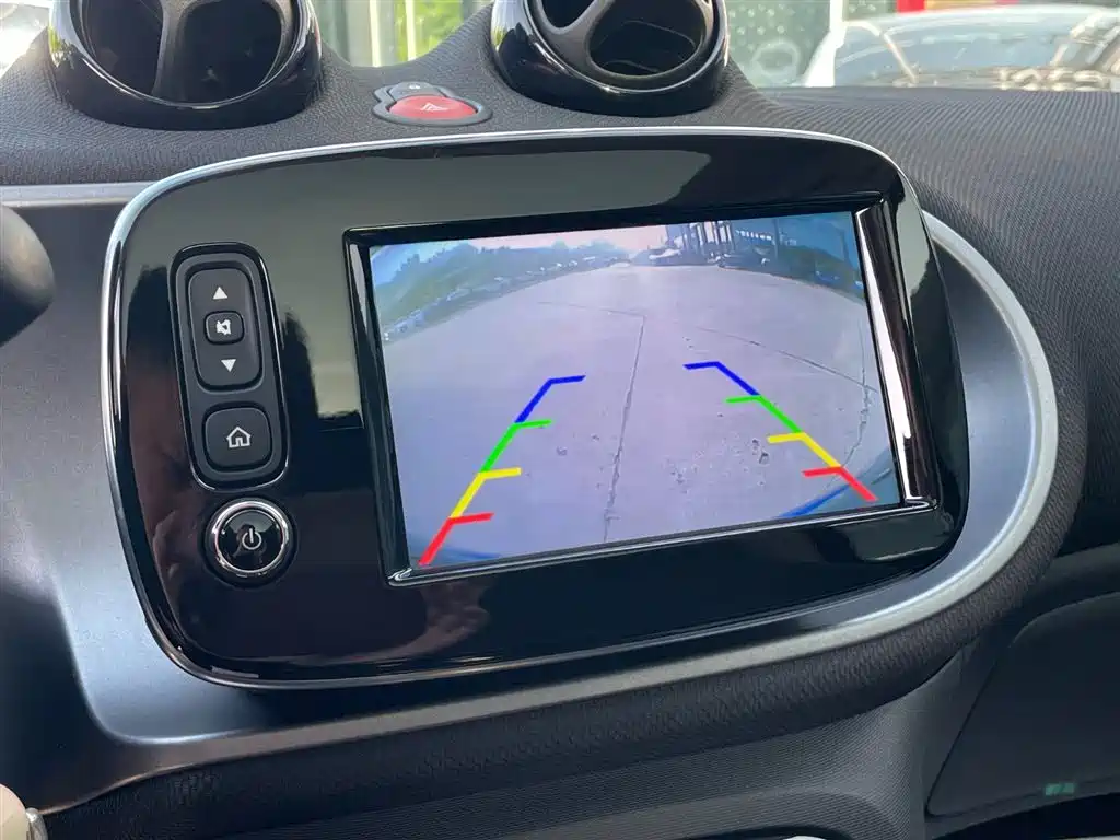 smart Fortwo 2018 — фото 13