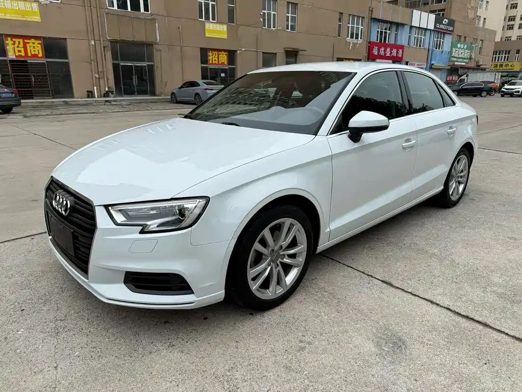 Audi A3 2018 — фото 3