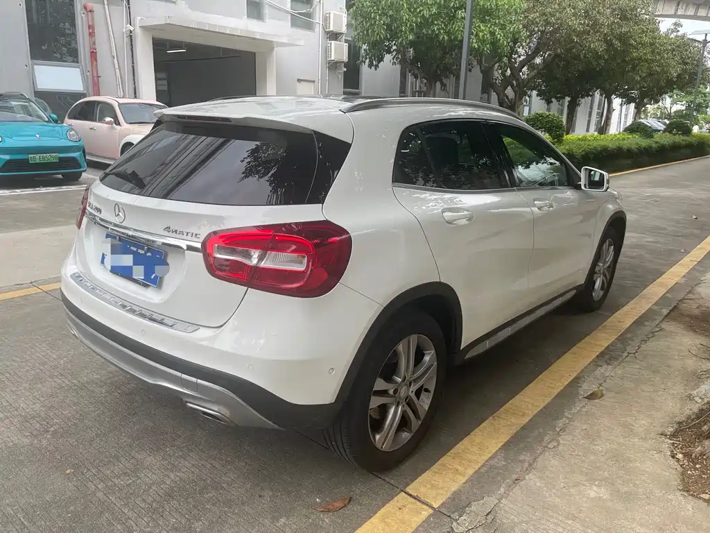 Mercedes-Benz GLA 2016