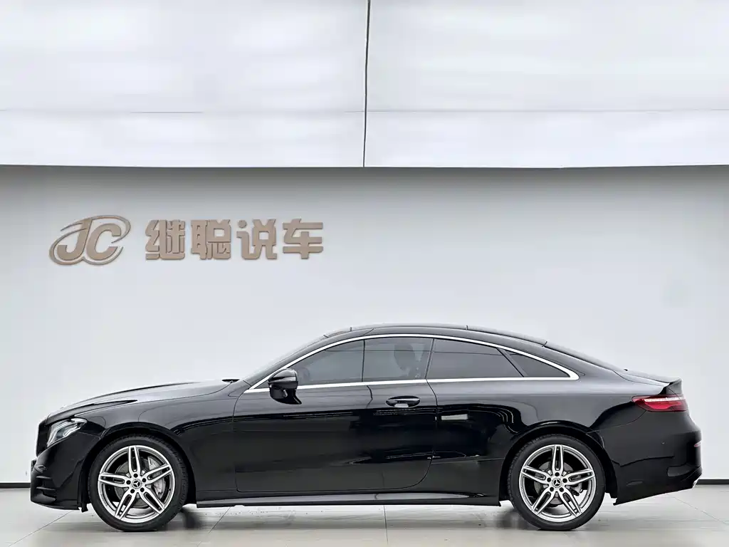 Mercedes-Benz E-Class 2017 — фото 17
