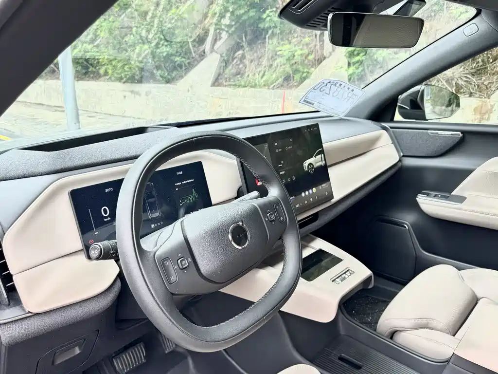 Volvo XC70 PHEV 2026 — фото 13
