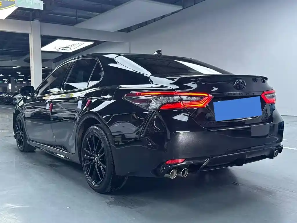 Toyota Camry 2022 — фото 23