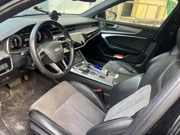 Audi A6L 2022